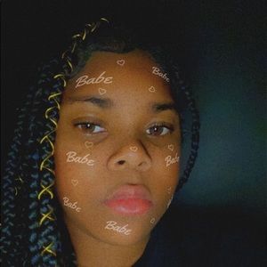 Meet your Posher, Nayla